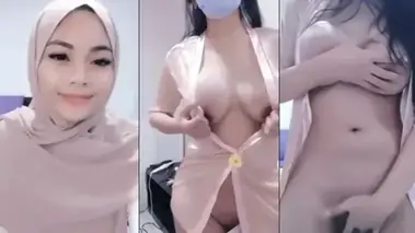 Bokep Jilbab Citra Ukhti Ngentot Brutal Becek poster