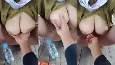 Dokumentasi Gadis Cantik Live Bersantai Kasur poster