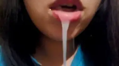 Dokumentasi Gadis Cantik Live Kasur Crot Muka poster