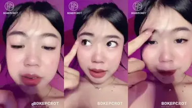 Gadis Cantik Pasrah Goyang Kasur Kursi Pink poster
