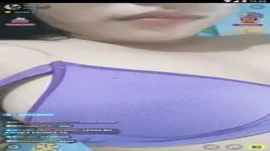Gadis Cantik Pasrah Goyang Kasur Usai Jogging poster