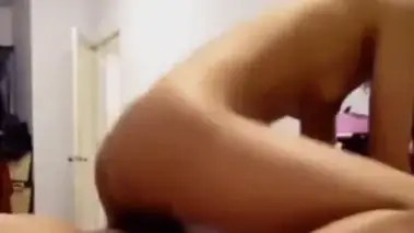 Gadis Langsing Cantik Pasrah Goyang Kasur poster